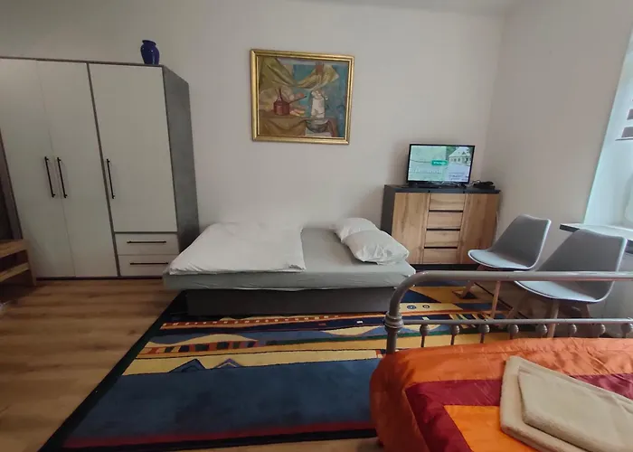 With Kitchenette Krakov